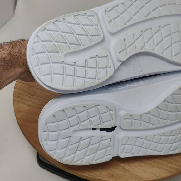 Oofos Oocloog Clogs Recovery Shoes- Mens- Size 10-White-Slip On-Comfort-Sandals - Picture 6 of 12